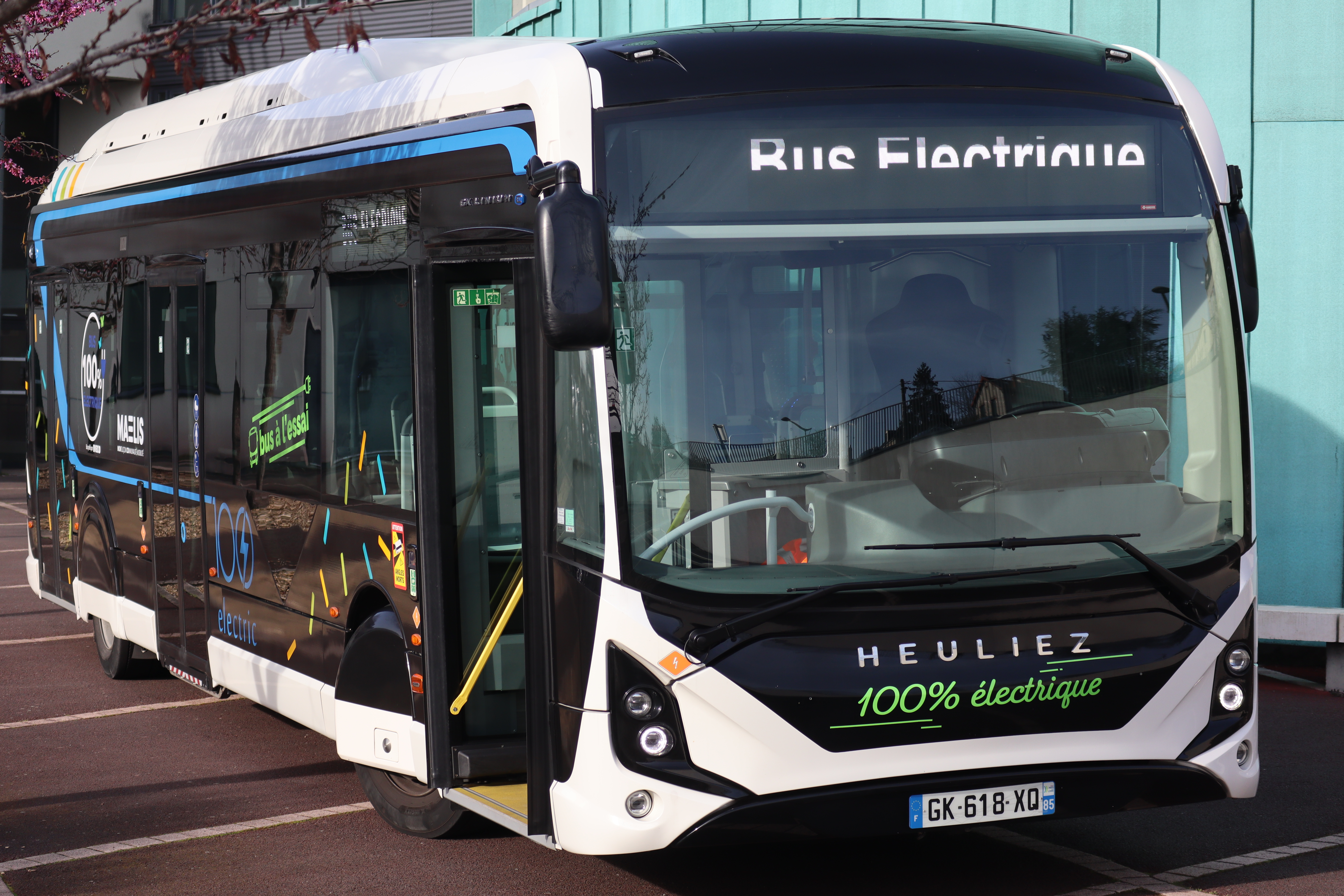 Bus &eacute;lectrique K&eacute;olis Maelis (1).JPG (7.83 MB)