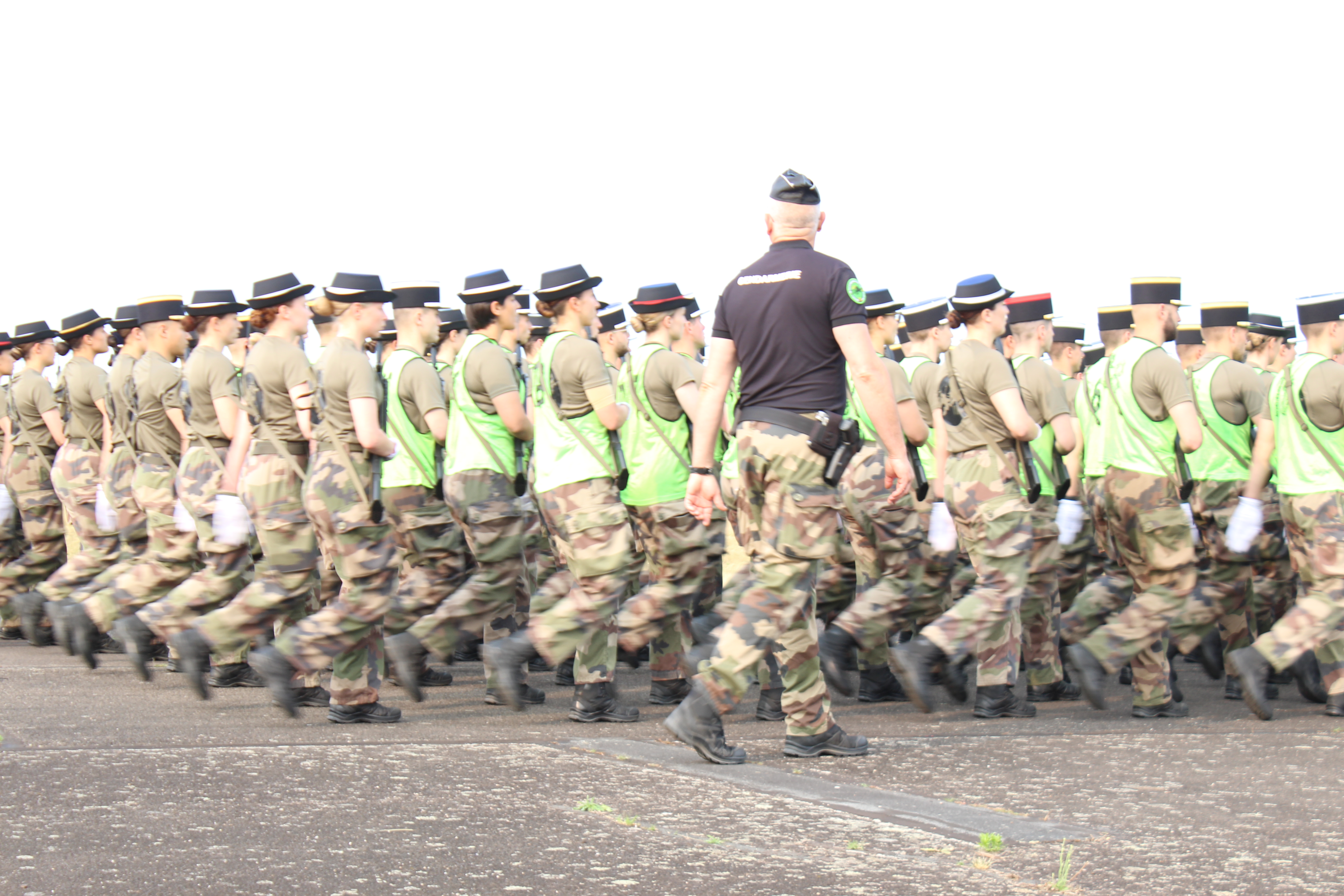 Entrainement d&eacute;fil&eacute; 14 juillet &eacute;cole de gendarmerie 2023 (5).JPG (4.39 MB)