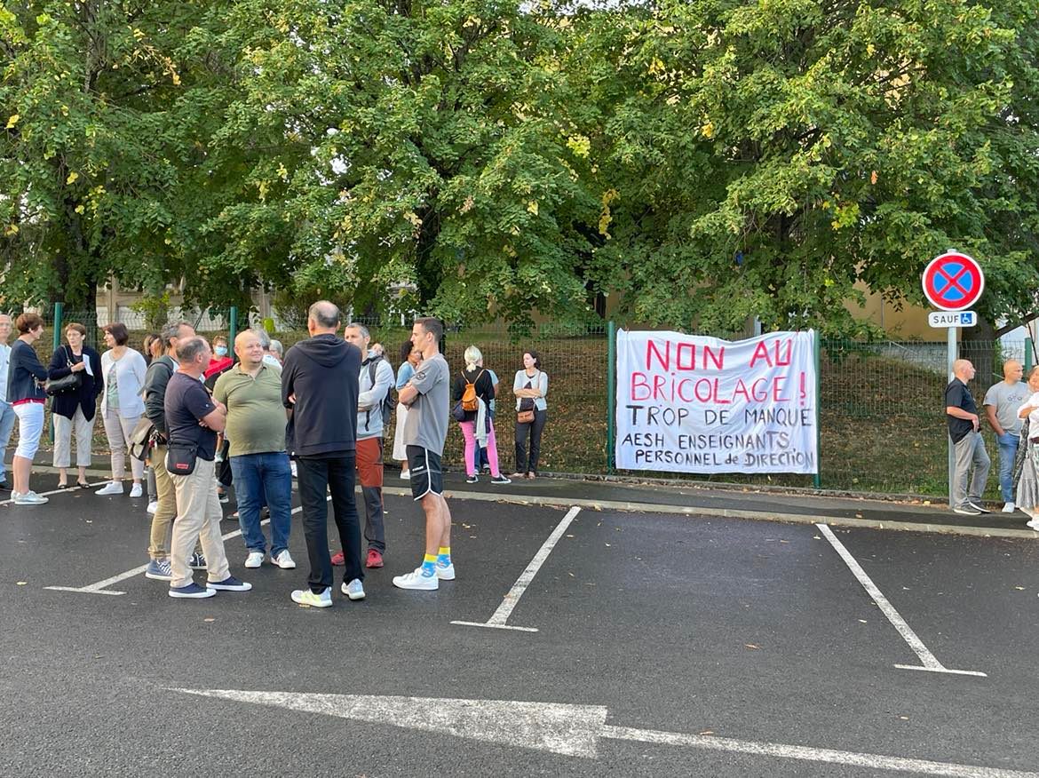 Rassemblement coll&egrave;ge D&eacute;sertines 2.jpg (293 KB)