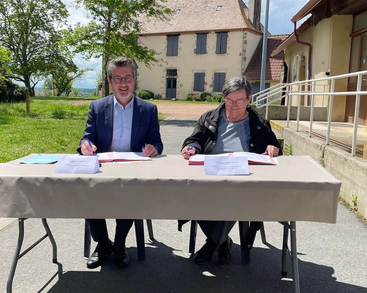 Signature convention biodiversit&eacute; Montlu&ccedil;on co espaces naturels (2).jpg (211 KB)