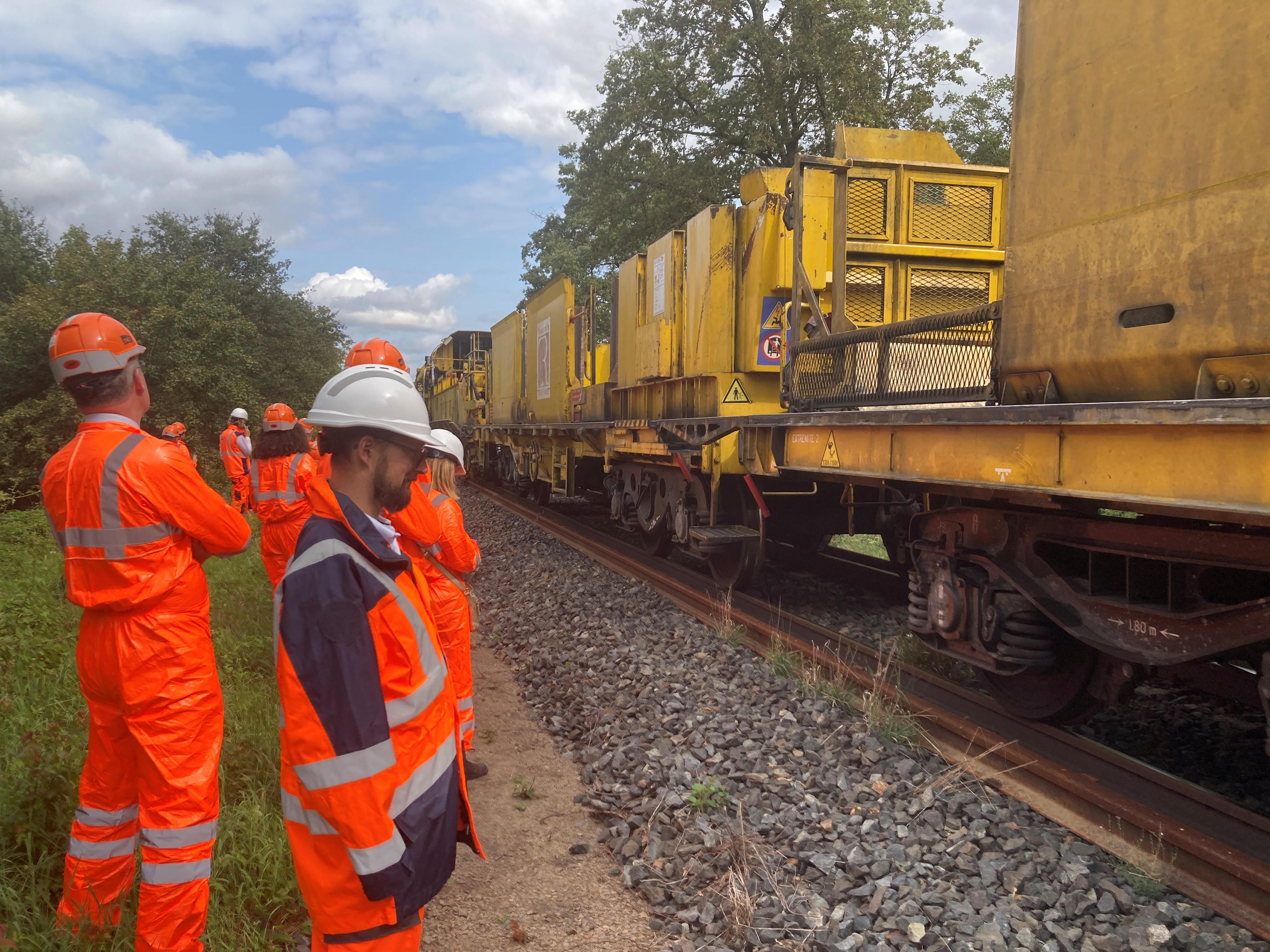 Travaux ligne Montlu&ccedil;on Bourges SNCF r&eacute;seau.jpg (2.53 MB)
