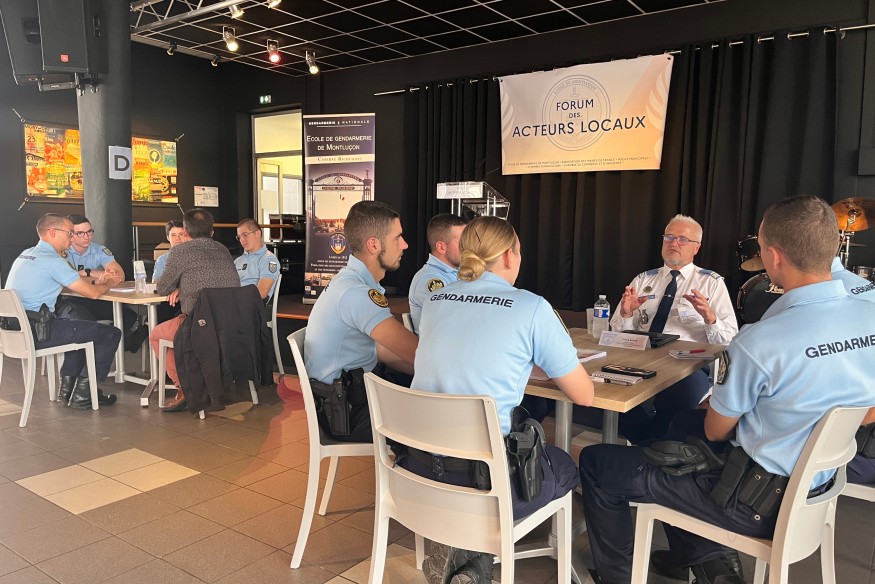 Un salon des métiers de la défense et de la sécurité aujourd'hui à l'école de gendarmerie de Montluçon