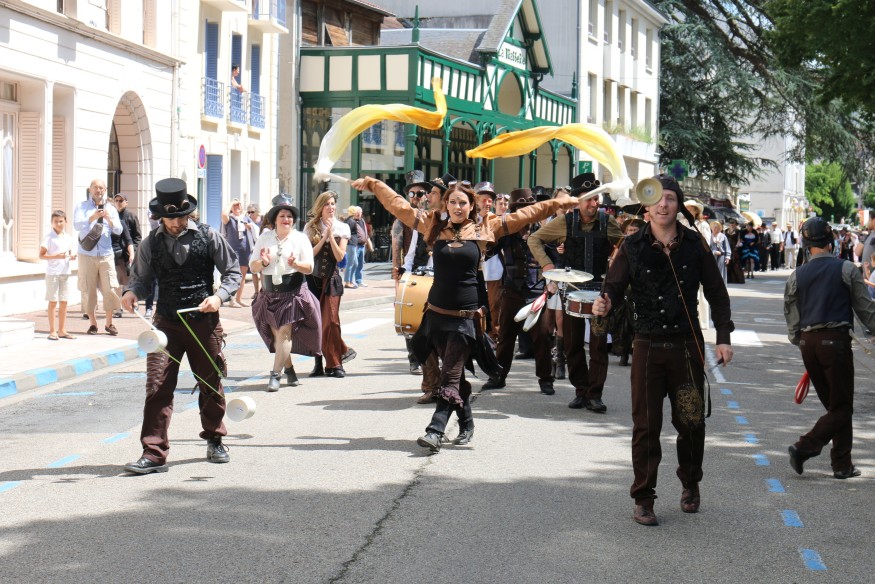 L'incontournable fête belle-époque a lieu le 14 juillet à Néris-les-bains